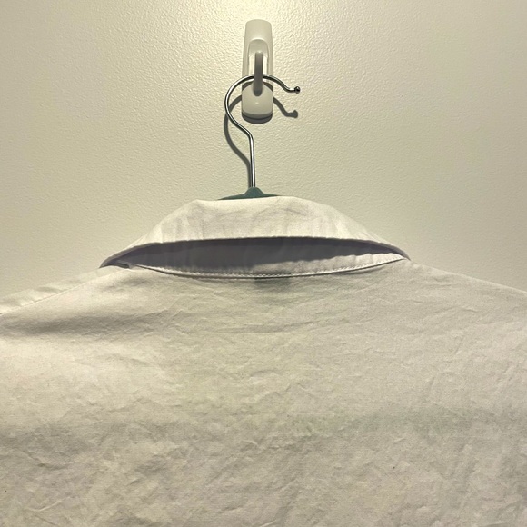 Classic white button down with two button detail on sleeves Size 14 - Picture 7 of 7